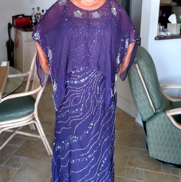 Dress - Picture 2 of 2